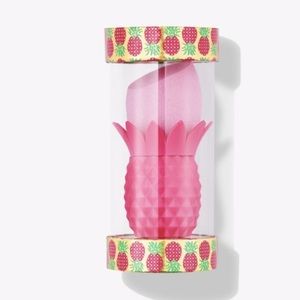 Pineapple throne sponge & sponge holder